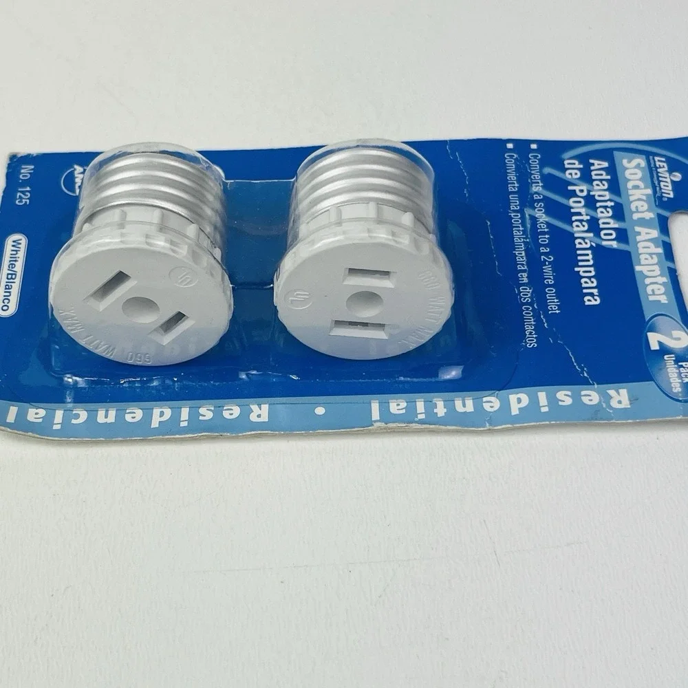 2 Leviton C22-0125-000 15A 125V 660W White Aluminum Medium Base Socket Adapters
